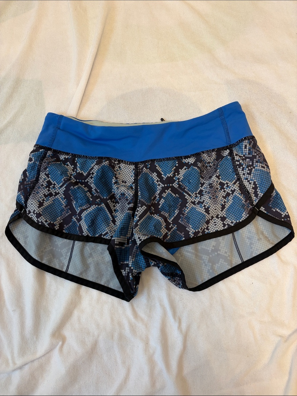 Lululemon Speed Shorts Ziggy Snake